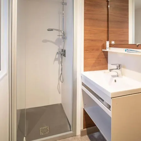 Welcoming Mobile In With Pool